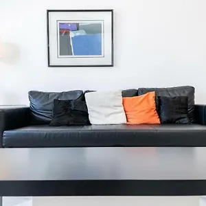 Lovely With River Views And Parking Apartament